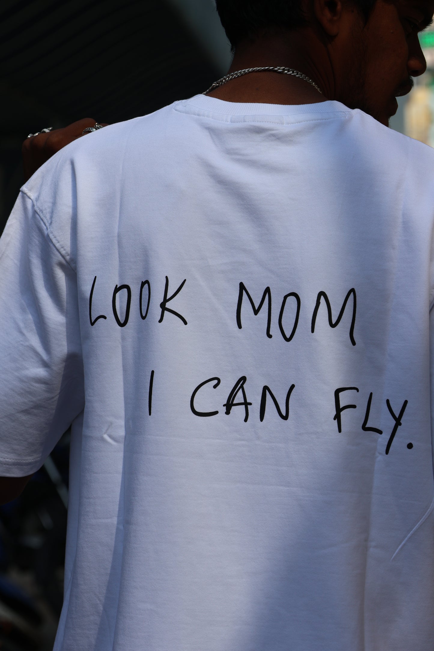 Graphic Streetwear T-Shirt – “LOOK MOM I CAN FLY”
