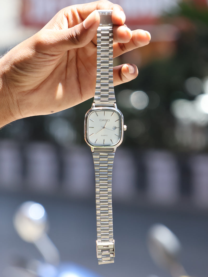 Casio Vintage Square Dial Quartz Watch – Classic White Sunburst