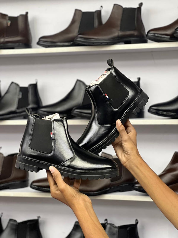 Classic Black Chelsea Boots – Premium Style & Comfort